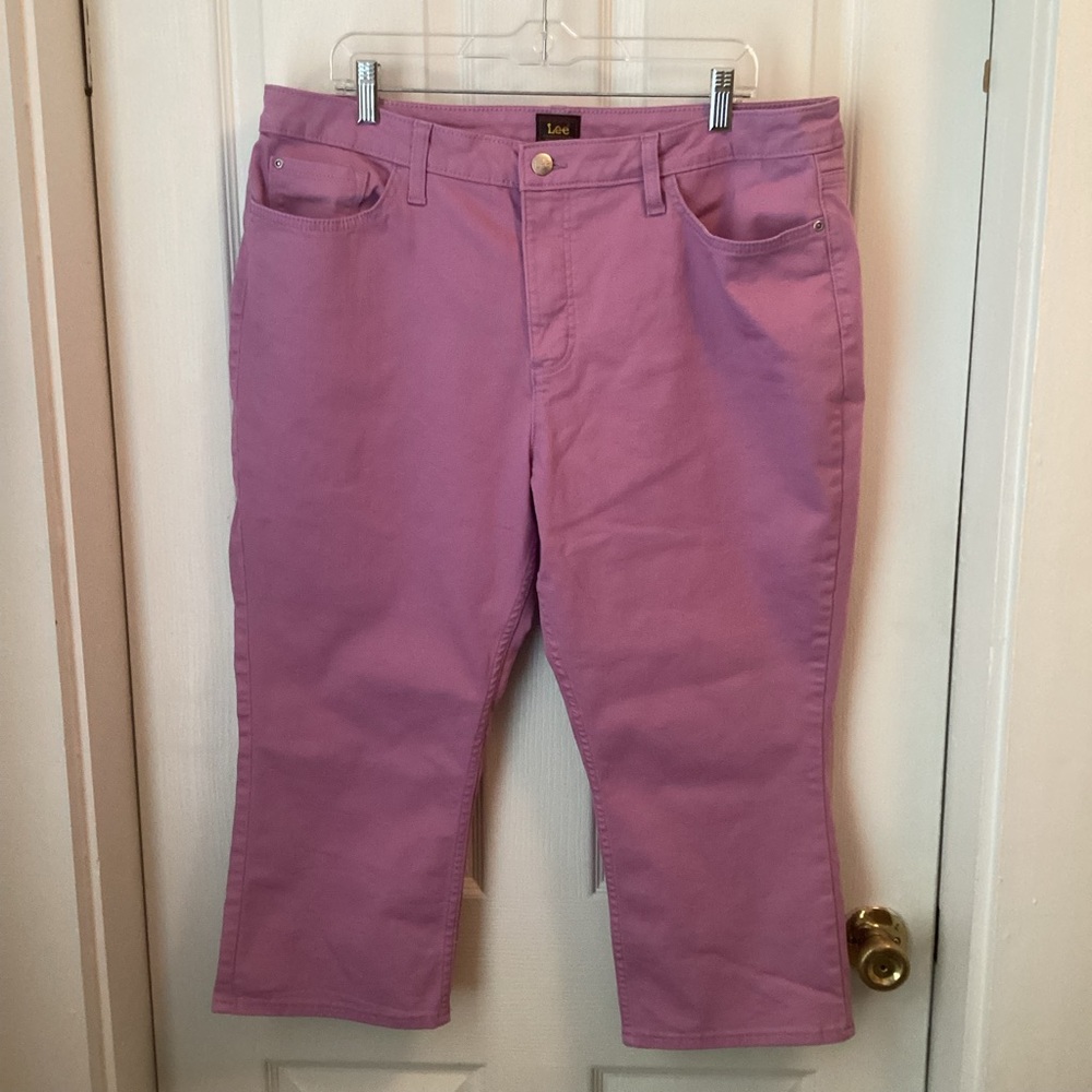LEE: lavender or light purple colored crop jeans size 20 - Picture 2 of 8